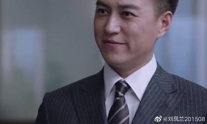 中国·DB真人旗舰(集团)_新疆库尔勒孔雀河越冬野生天鹅达百只 创历史同期新高(图2) DB真人旗舰官网