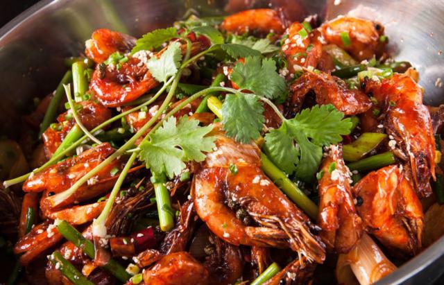 红魔5G手机将在线上发布:144Hz屏幕,电池风冷散热‘DB真人旗舰·(中国集团)’(图3) DB真人旗舰·(中国集团)